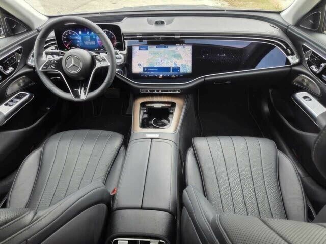 Серый Мерседес Е-Класс, объемом двигателя 2 л и пробегом 26 тыс. км за 33500 $, фото 5 на Automoto.ua