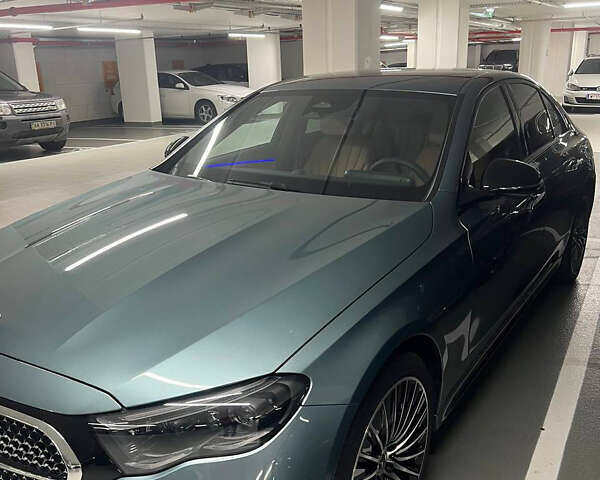 Серый Мерседес Е-Класс, объемом двигателя 2 л и пробегом 12 тыс. км за 92500 $, фото 2 на Automoto.ua