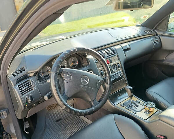 Серый Мерседес Е-Класс, объемом двигателя 2.2 л и пробегом 0 тыс. км за 10800 $, фото 4 на Automoto.ua