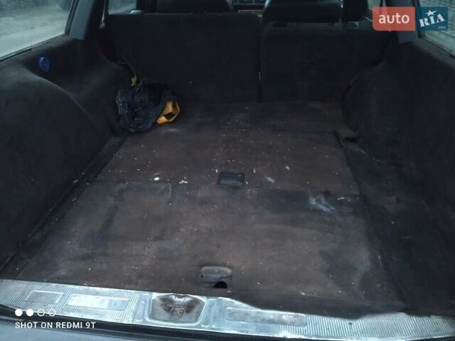 Серый Мерседес Е-Класс, объемом двигателя 2.5 л и пробегом 374 тыс. км за 1850 $, фото 13 на Automoto.ua