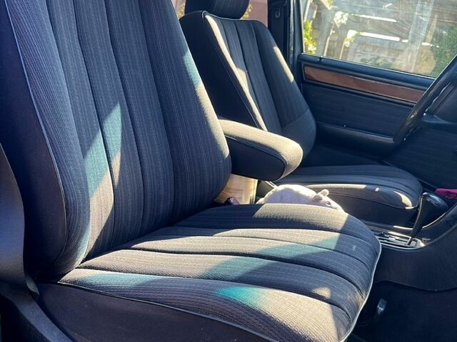 Серый Мерседес Е-Класс, объемом двигателя 2.3 л и пробегом 370 тыс. км за 2200 $, фото 12 на Automoto.ua