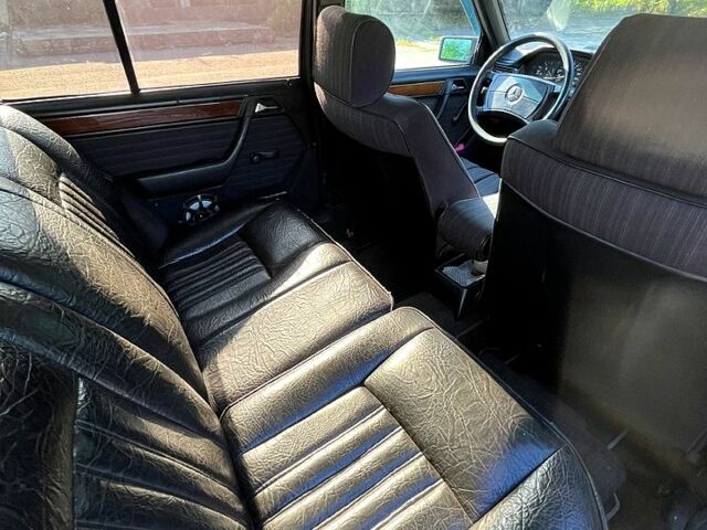 Серый Мерседес Е-Класс, объемом двигателя 2.3 л и пробегом 370 тыс. км за 2200 $, фото 10 на Automoto.ua