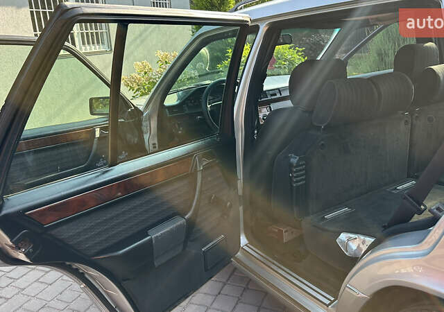 Серый Мерседес Е-Класс, объемом двигателя 3 л и пробегом 322 тыс. км за 3400 $, фото 20 на Automoto.ua