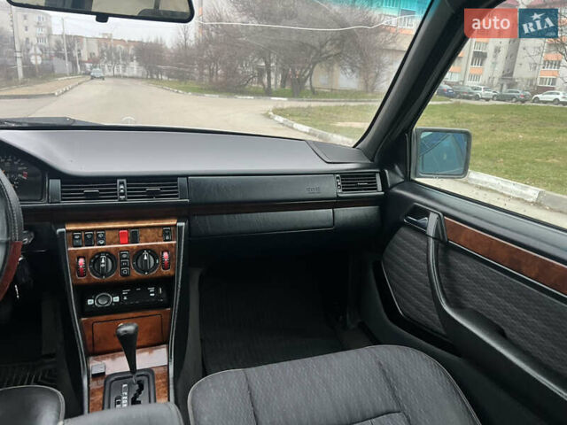 Серый Мерседес Е-Класс, объемом двигателя 2.8 л и пробегом 347 тыс. км за 1900 $, фото 24 на Automoto.ua