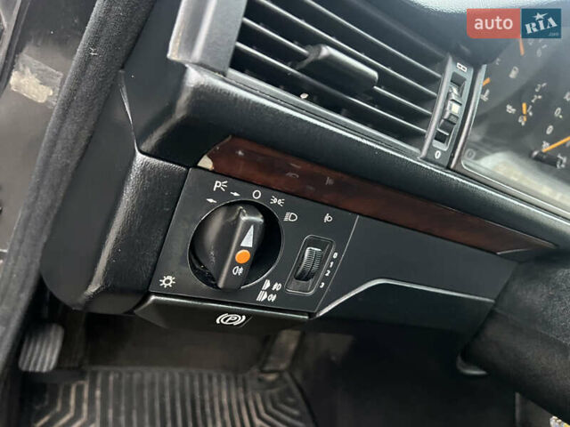 Серый Мерседес Е-Класс, объемом двигателя 2.8 л и пробегом 347 тыс. км за 1900 $, фото 30 на Automoto.ua