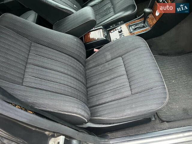 Серый Мерседес Е-Класс, объемом двигателя 2.8 л и пробегом 347 тыс. км за 1900 $, фото 27 на Automoto.ua