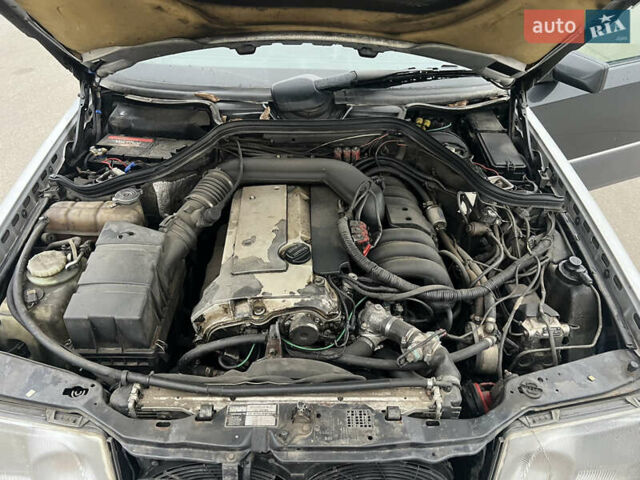 Серый Мерседес Е-Класс, объемом двигателя 2.8 л и пробегом 347 тыс. км за 1900 $, фото 31 на Automoto.ua