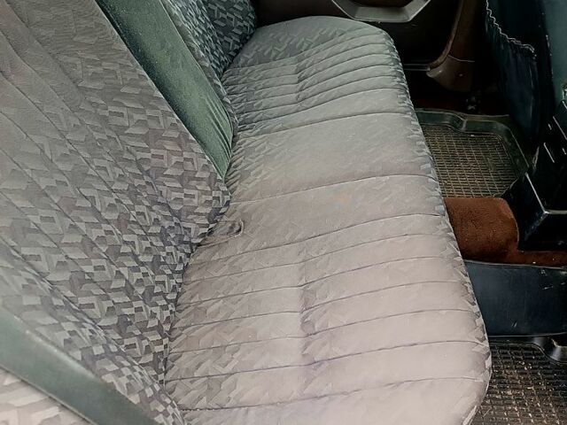 Сірий Мерседес Е-Клас, об'ємом двигуна 2 л та пробігом 356 тис. км за 2900 $, фото 3 на Automoto.ua