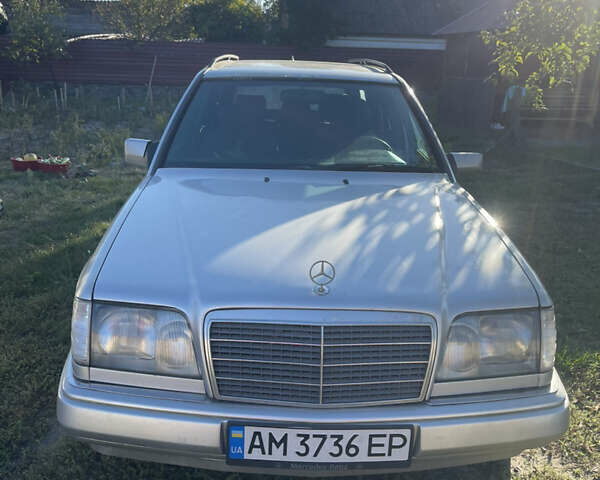 Сірий Мерседес Е-Клас, об'ємом двигуна 2.2 л та пробігом 427 тис. км за 4000 $, фото 2 на Automoto.ua