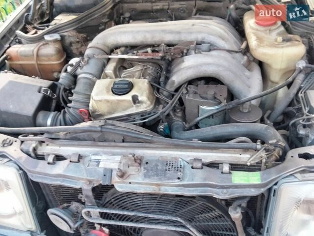 Сірий Мерседес Е-Клас, об'ємом двигуна 3 л та пробігом 333 тис. км за 3900 $, фото 10 на Automoto.ua