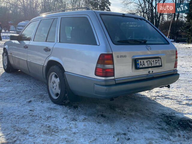 Серый Мерседес Е-Класс, объемом двигателя 2 л и пробегом 375 тыс. км за 3100 $, фото 3 на Automoto.ua