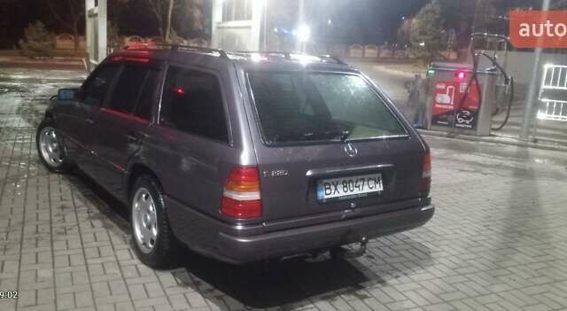 Серый Мерседес Е-Класс, объемом двигателя 2.2 л и пробегом 368 тыс. км за 4800 $, фото 6 на Automoto.ua