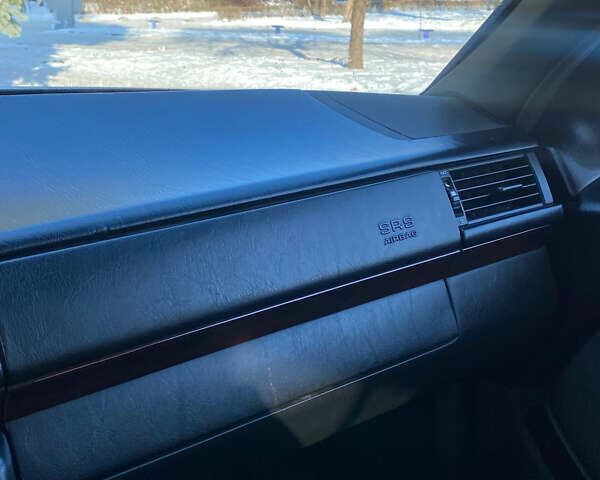 Серый Мерседес Е-Класс, объемом двигателя 2 л и пробегом 375 тыс. км за 3100 $, фото 38 на Automoto.ua