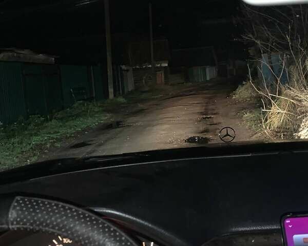 Серый Мерседес Е-Класс, объемом двигателя 2.4 л и пробегом 323 тыс. км за 3000 $, фото 1 на Automoto.ua