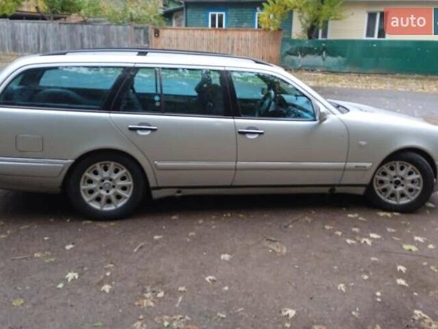 Серый Мерседес Е-Класс, объемом двигателя 2.4 л и пробегом 323 тыс. км за 3000 $, фото 4 на Automoto.ua