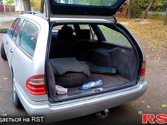 Серый Мерседес Е-Класс, объемом двигателя 2.4 л и пробегом 233 тыс. км за 3200 $, фото 3 на Automoto.ua