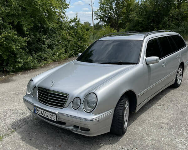 Серый Мерседес Е-Класс, объемом двигателя 2.4 л и пробегом 332 тыс. км за 3999 $, фото 1 на Automoto.ua