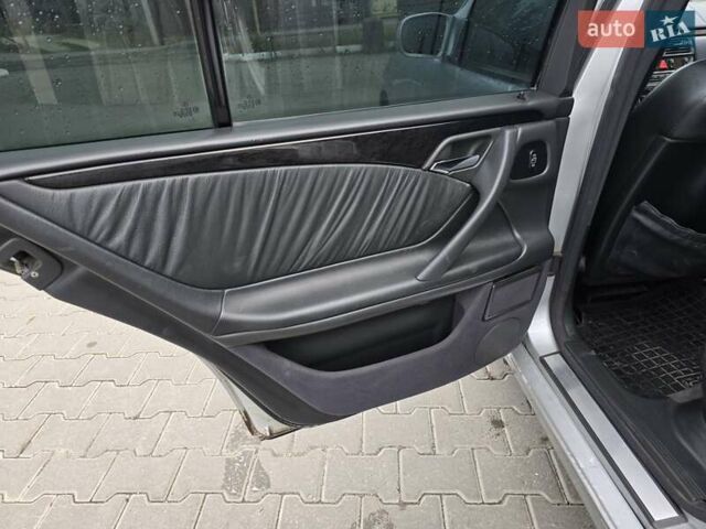 Мерседес Е-Класс 2000 в Хмельницком на Automoto.ua Серый Мерседес Е-Класс, объемом двигателя 2.4 л и пробегом 460 тыс. км за 2800 $, фото 3 на Automoto.ua