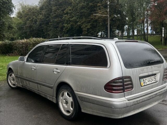 Мерседес Е-Клас 2000 у Луцьку на Automoto.ua Сірий Мерседес Е-Клас, об'ємом двигуна 3.2 л та пробігом 285 тис. км за 3300 $, фото 1 на Automoto.ua