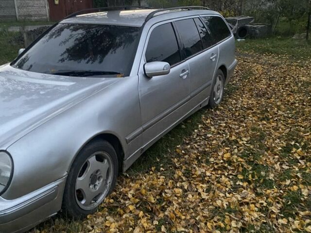 Мерседес Е-Клас 2000 у Луцьку на Automoto.ua Сірий Мерседес Е-Клас, об'ємом двигуна 3.2 л та пробігом 285 тис. км за 3300 $, фото 4 на Automoto.ua