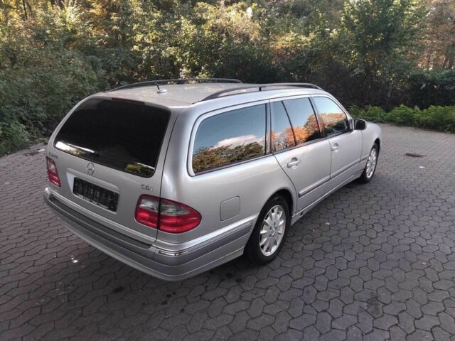 Серый Мерседес Е-Класс, объемом двигателя 2.2 л и пробегом 235 тыс. км за 4640 $, фото 5 на Automoto.ua