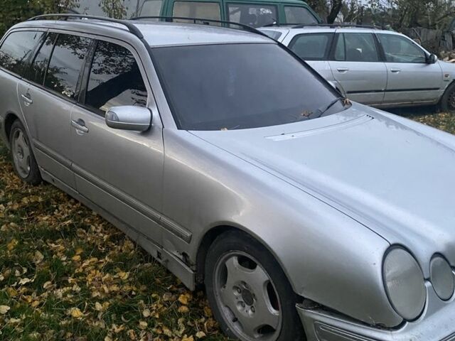 Мерседес Е-Клас 2000 у Луцьку на Automoto.ua Сірий Мерседес Е-Клас, об'ємом двигуна 3.2 л та пробігом 285 тис. км за 3300 $, фото 5 на Automoto.ua