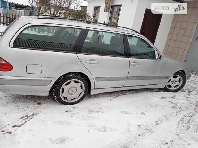 Сірий Мерседес Е-Клас, об'ємом двигуна 0 л та пробігом 300 тис. км за 3700 $, фото 4 на Automoto.ua