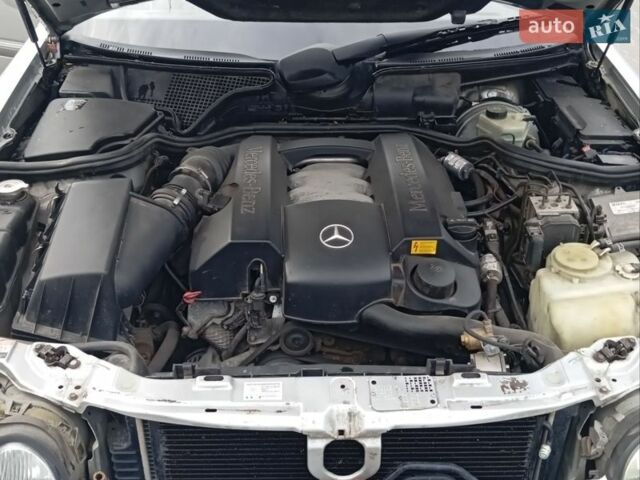 Серый Мерседес Е-Класс, объемом двигателя 3.2 л и пробегом 495 тыс. км за 4500 $, фото 3 на Automoto.ua