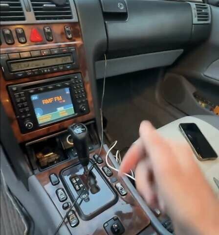 Серый Мерседес Е-Класс, объемом двигателя 3.2 л и пробегом 514 тыс. км за 3528 $, фото 32 на Automoto.ua