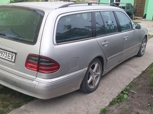 Серый Мерседес Е-Класс, объемом двигателя 3.2 л и пробегом 350 тыс. км за 2500 $, фото 3 на Automoto.ua