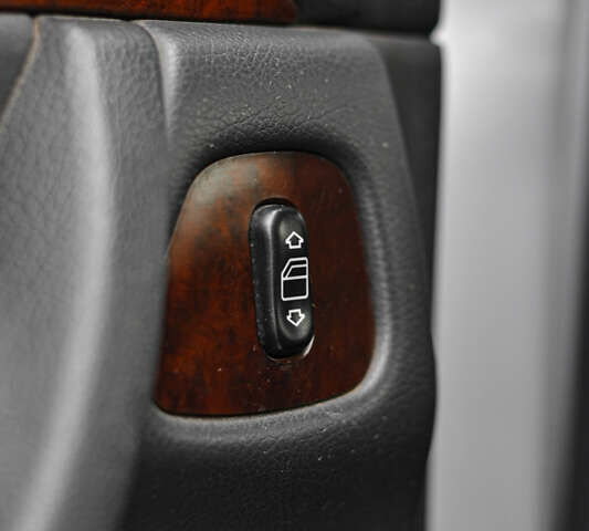 Серый Мерседес Е-Класс, объемом двигателя 2 л и пробегом 511 тыс. км за 3899 $, фото 28 на Automoto.ua