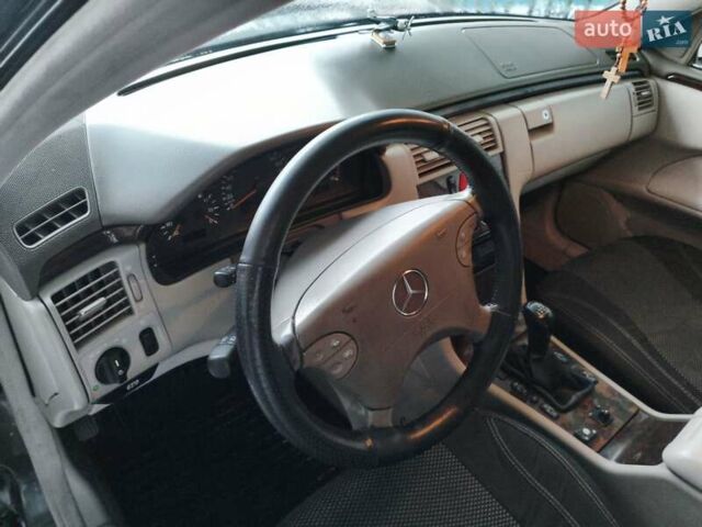 Сірий Мерседес Е-Клас, об'ємом двигуна 2 л та пробігом 442 тис. км за 3200 $, фото 15 на Automoto.ua