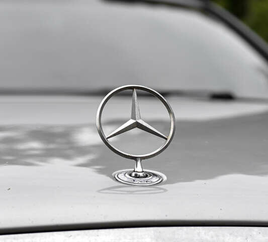 Серый Мерседес Е-Класс, объемом двигателя 2 л и пробегом 511 тыс. км за 3899 $, фото 9 на Automoto.ua