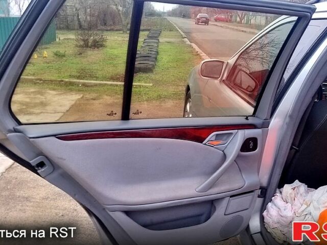 Сірий Мерседес Е-Клас, об'ємом двигуна 2.1 л та пробігом 300 тис. км за 4999 $, фото 1 на Automoto.ua