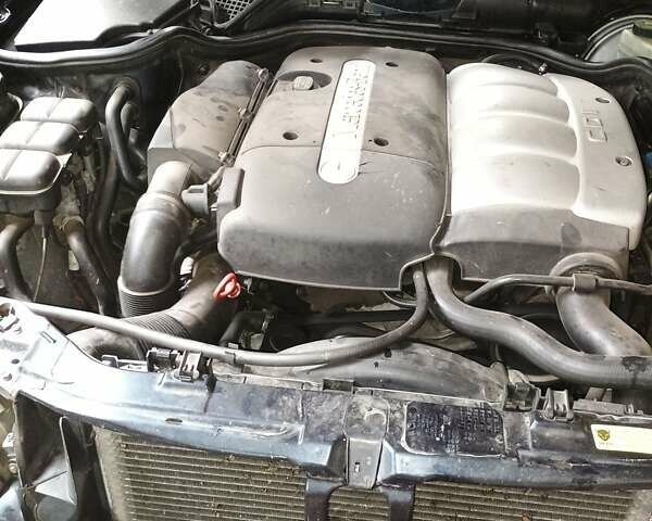 Серый Мерседес Е-Класс, объемом двигателя 2.2 л и пробегом 465 тыс. км за 5000 $, фото 6 на Automoto.ua