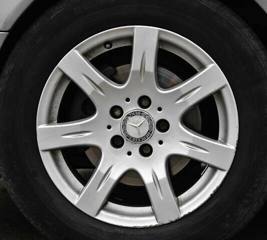 Серый Мерседес Е-Класс, объемом двигателя 2 л и пробегом 511 тыс. км за 3899 $, фото 11 на Automoto.ua