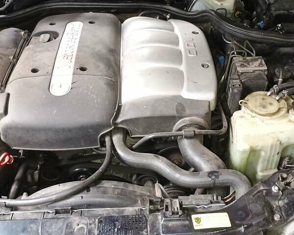 Серый Мерседес Е-Класс, объемом двигателя 2.2 л и пробегом 465 тыс. км за 5000 $, фото 3 на Automoto.ua