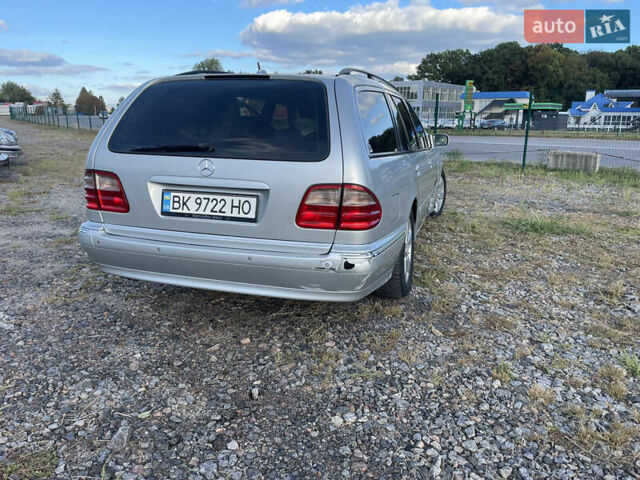 Сірий Мерседес Е-Клас, об'ємом двигуна 3.2 л та пробігом 265 тис. км за 4999 $, фото 8 на Automoto.ua