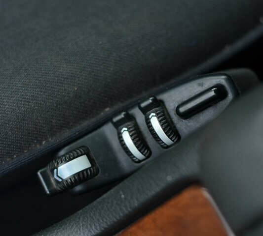 Серый Мерседес Е-Класс, объемом двигателя 2 л и пробегом 511 тыс. км за 3899 $, фото 27 на Automoto.ua