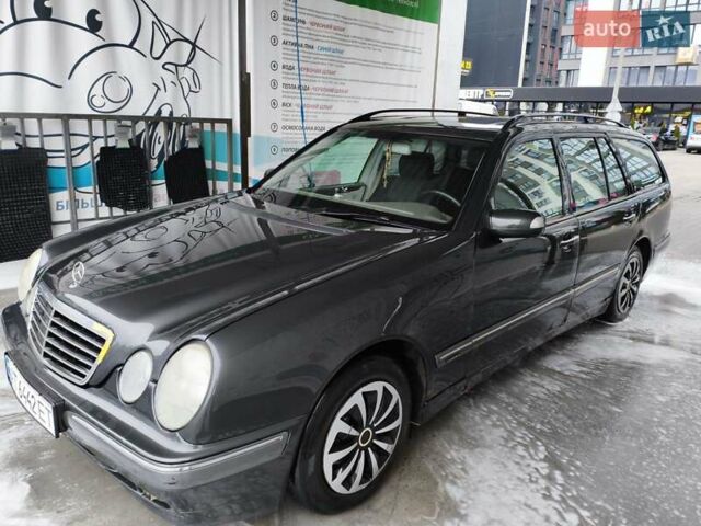 Сірий Мерседес Е-Клас, об'ємом двигуна 2 л та пробігом 442 тис. км за 3200 $, фото 1 на Automoto.ua