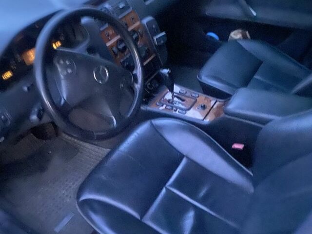 Мерседес Е-Клас 2002 у Києві на Automoto.ua Сірий Мерседес Е-Клас, об'ємом двигуна 3.2 л та пробігом 320 тис. км за 2150 $, фото 5 на Automoto.ua