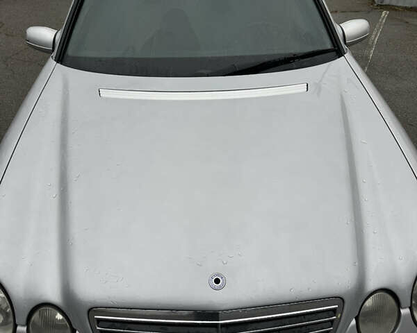 Серый Мерседес Е-Класс, объемом двигателя 2.69 л и пробегом 338 тыс. км за 3800 $, фото 22 на Automoto.ua