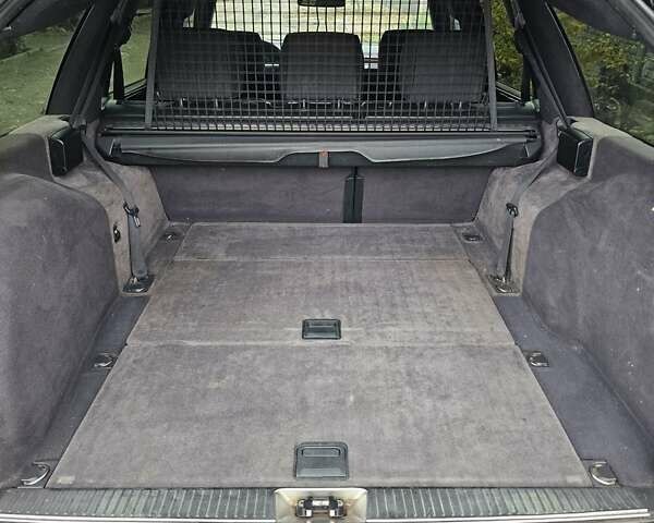 Серый Мерседес Е-Класс, объемом двигателя 2.15 л и пробегом 320 тыс. км за 4700 $, фото 18 на Automoto.ua