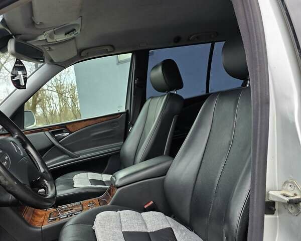 Сірий Мерседес Е-Клас, об'ємом двигуна 3.2 л та пробігом 300 тис. км за 2999 $, фото 6 на Automoto.ua