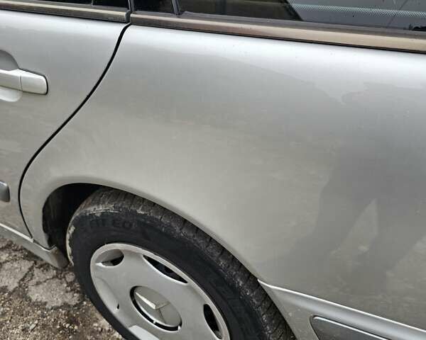 Серый Мерседес Е-Класс, объемом двигателя 2.15 л и пробегом 320 тыс. км за 4700 $, фото 22 на Automoto.ua