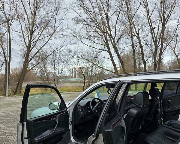 Сірий Мерседес Е-Клас, об'ємом двигуна 3.2 л та пробігом 300 тис. км за 2999 $, фото 2 на Automoto.ua