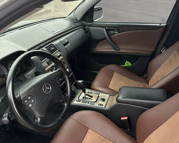 Мерседес Е-Клас 2002 у Борисполе на Automoto.ua Сірий Мерседес Е-Клас, об'ємом двигуна 2.69 л та пробігом 250 тис. км за 4200 $, фото 13 на Automoto.ua