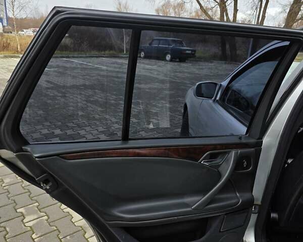 Сірий Мерседес Е-Клас, об'ємом двигуна 3.2 л та пробігом 300 тис. км за 2999 $, фото 7 на Automoto.ua