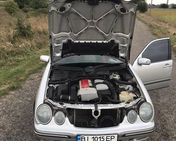Сірий Мерседес Е-Клас, об'ємом двигуна 2 л та пробігом 140 тис. км за 6300 $, фото 2 на Automoto.ua