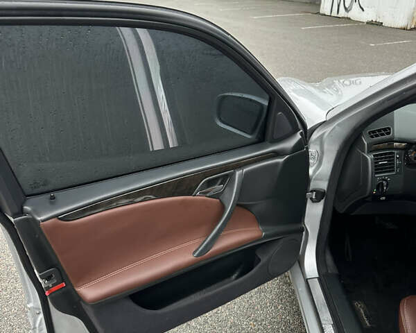 Серый Мерседес Е-Класс, объемом двигателя 2.69 л и пробегом 338 тыс. км за 3800 $, фото 16 на Automoto.ua